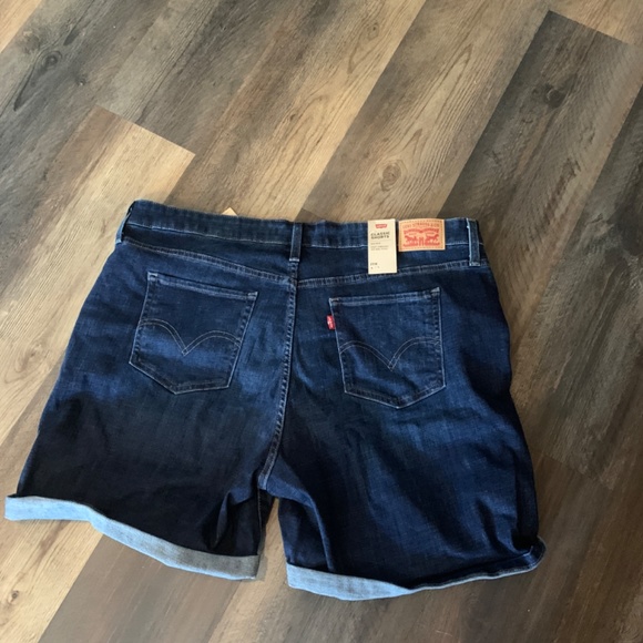 Levi’s plus size sculpt classic jean shorts. NWT. Retail‎ 45 - Picture 5 of 10